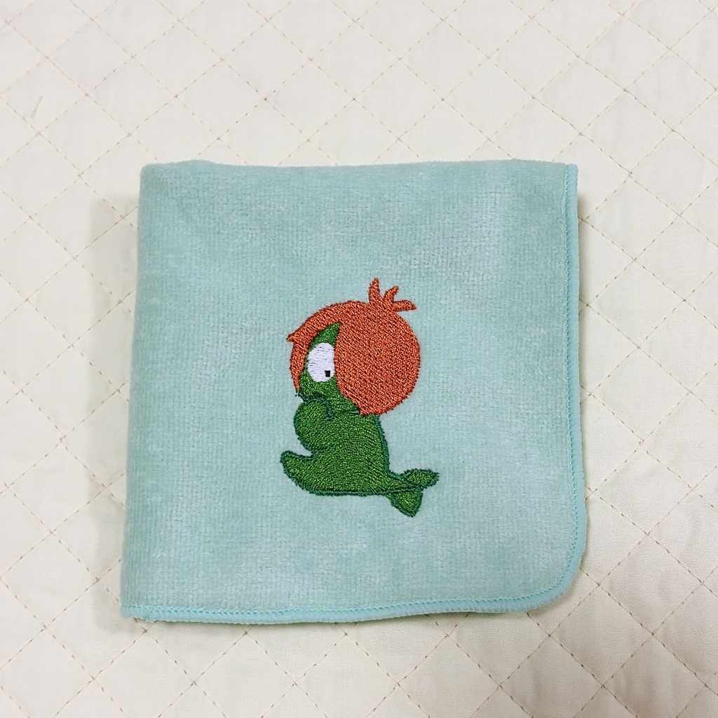 刺繍ハンカチ　（小海獣）