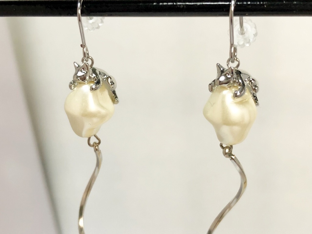 精子をつかまえた猫のピアス(シルバー)