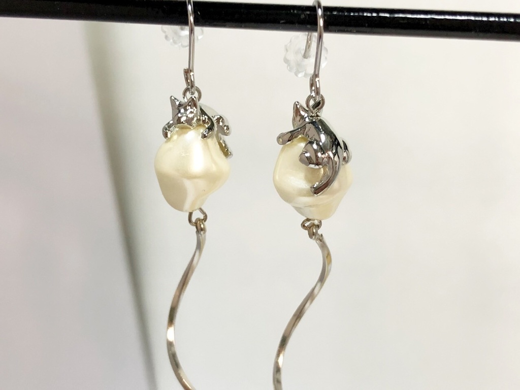 精子をつかまえた猫のピアス(シルバー)