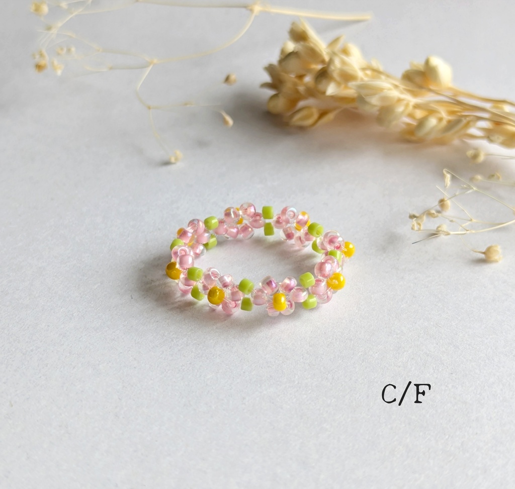 お花のビーズリング（薄桃）