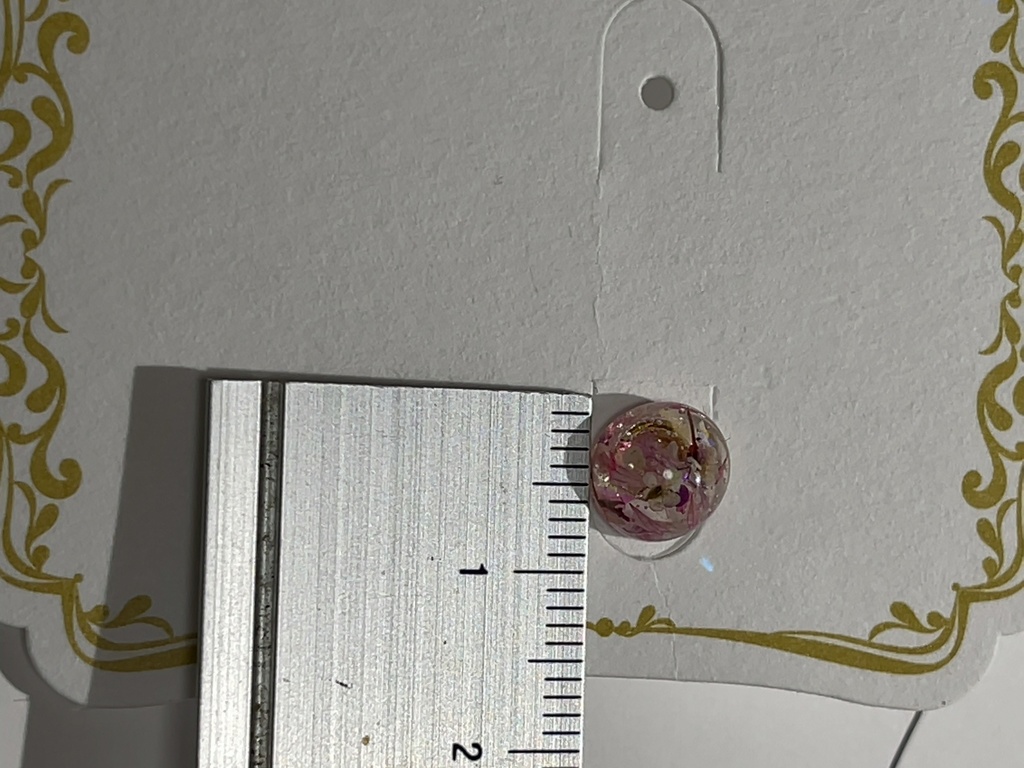 ワンポイントピアス(ホログラム入り)