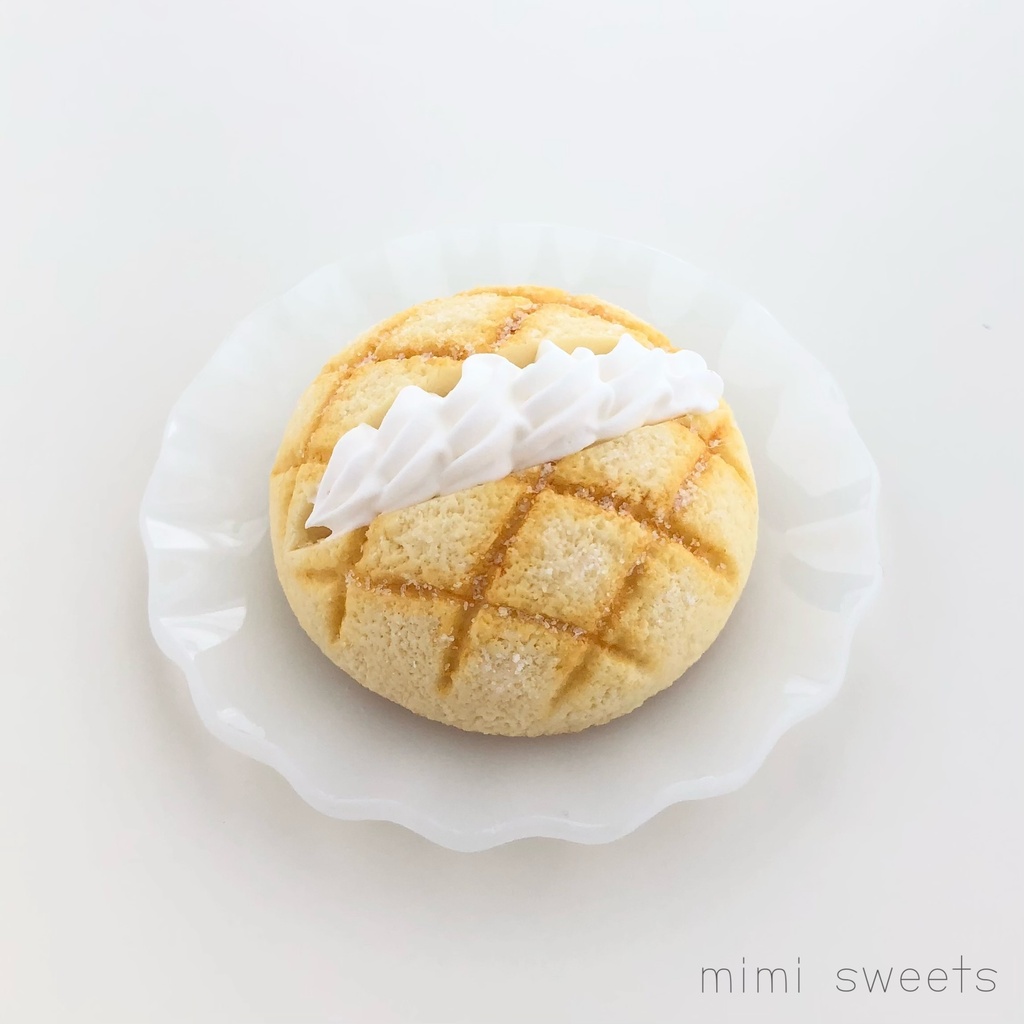 1/3 ホイップメロンパン