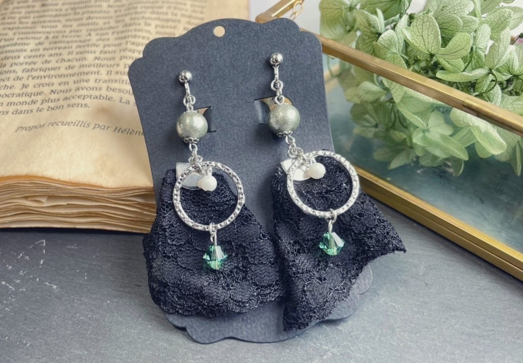 「使徒」〈校監夫人〉