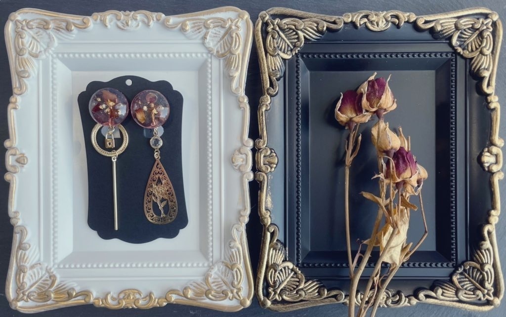 ロナ推ピアス・イヤリング