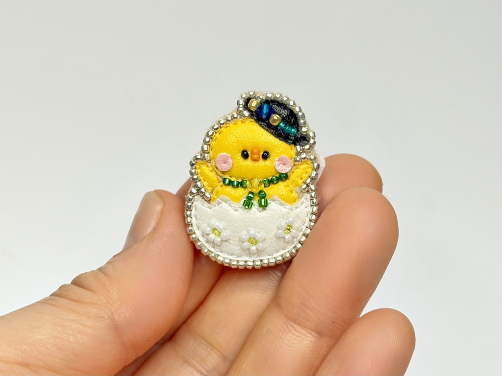 ハッピーイースター♡Babyアベンチュリン・ブローチ