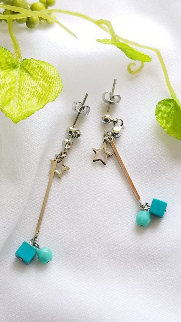揺れるピアス【流れ星】