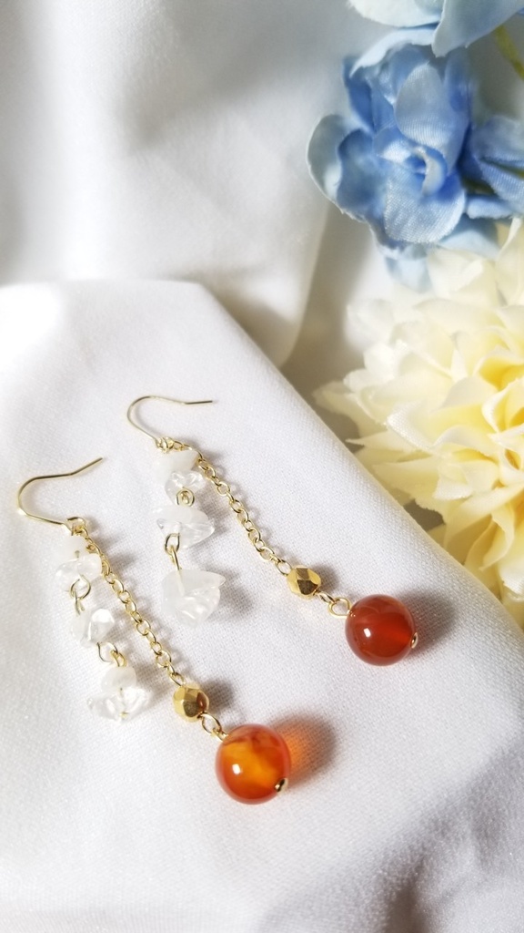 揺れるピアス【鼈甲飴】