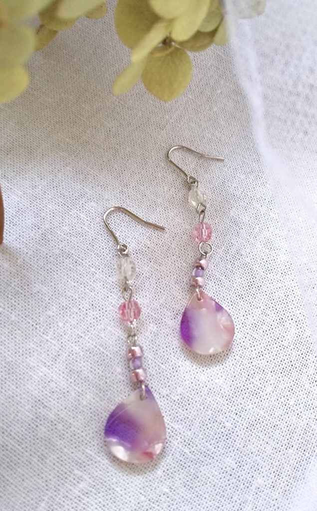 揺れるピアス【透き通るムラサキ】
