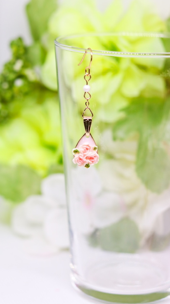 薔薇雫 ピアス