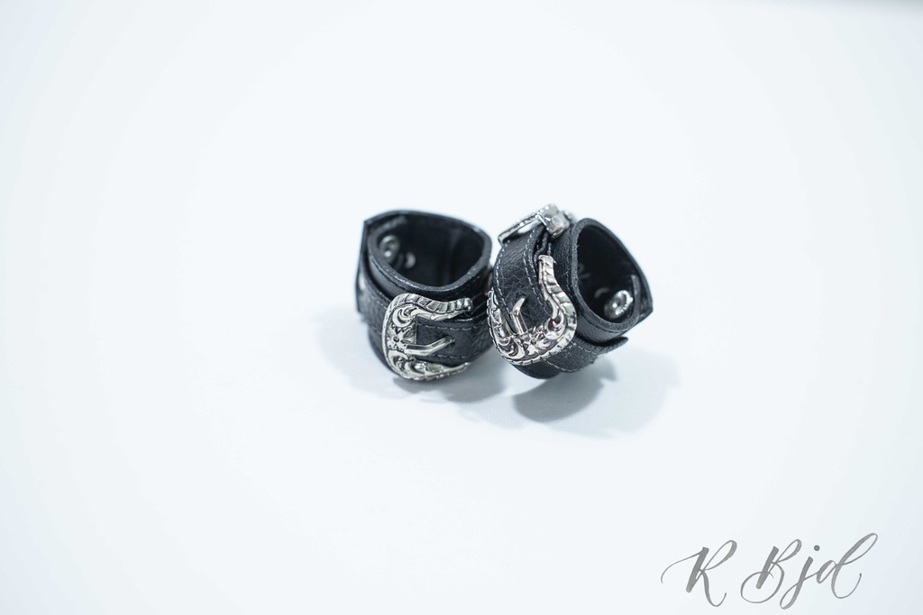 【全1/3サイズ以上対応】ヴィンテージバックル付きメタルレザーブレスレット