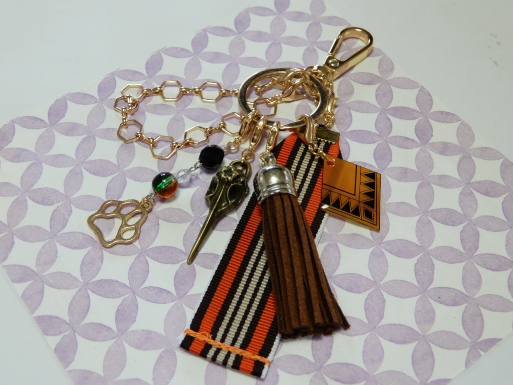 ツイステ サバナクロー寮イメージチャーム(ハンドメイド)