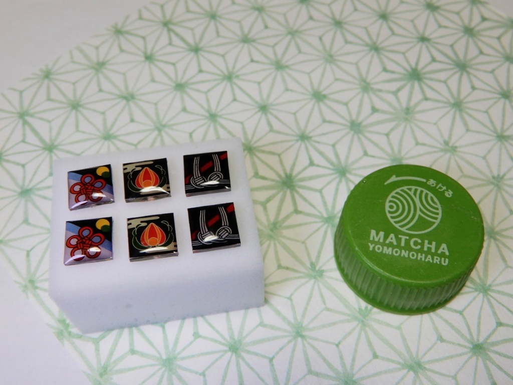 鬼灯の冷徹 イメージ樹脂ピアス(ハンドメイド)