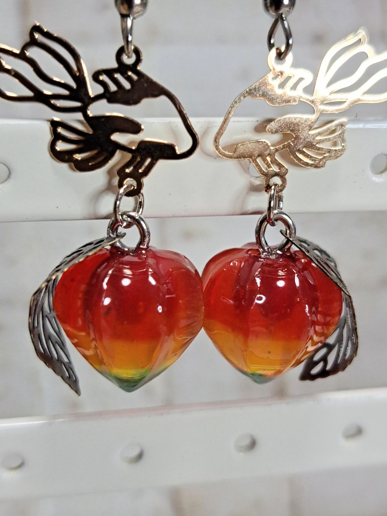 鬼灯(赤)金魚ピアス イヤリング(ハンドメイド)