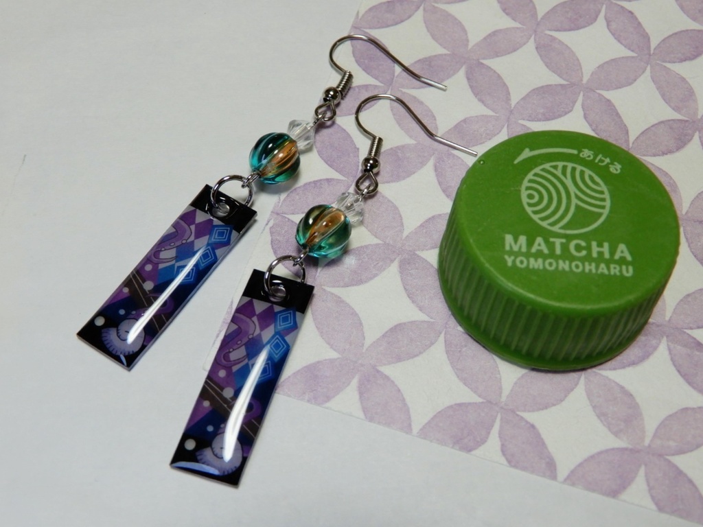 ツイステ オクタヴィネル寮イメージピアス、イヤリング(ハンドメイド)