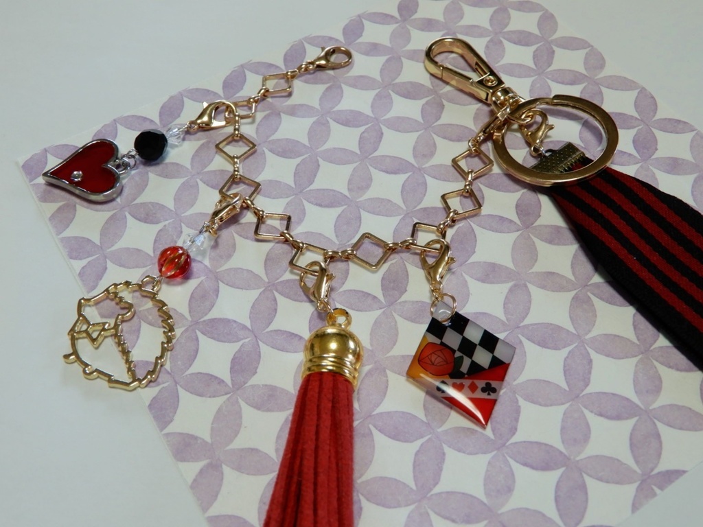 ツイステ ハーツラビュル寮イメージキーチャーム(ハンドメイド)