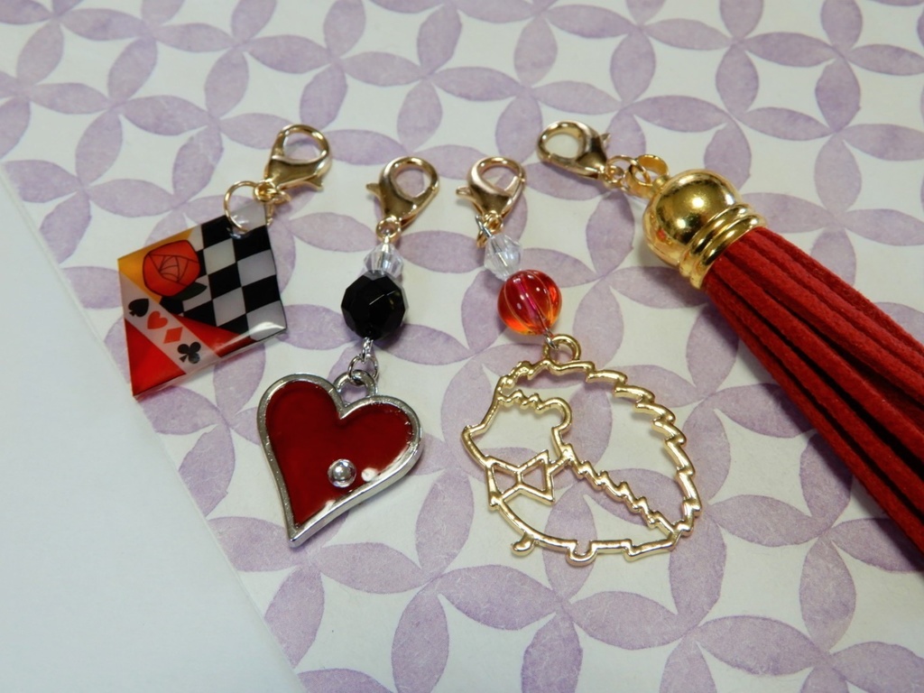 ツイステ ハーツラビュル寮イメージキーチャーム(ハンドメイド)