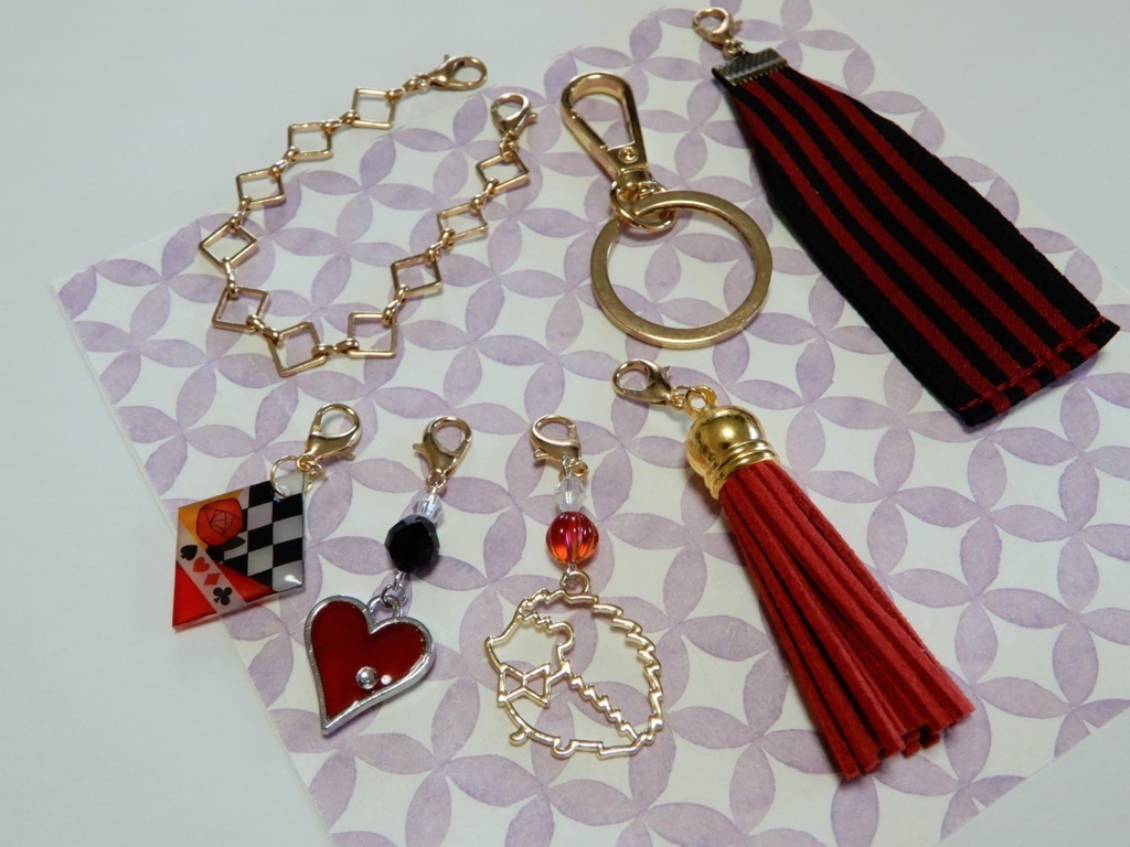 ツイステ ハーツラビュル寮イメージキーチャーム(ハンドメイド)