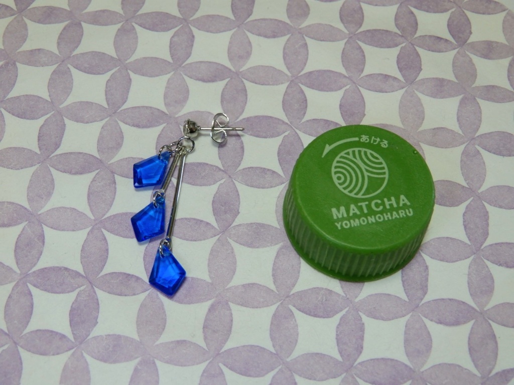 ツイステ リーチ兄弟の3連ウロコピアス(ハンドメイド)