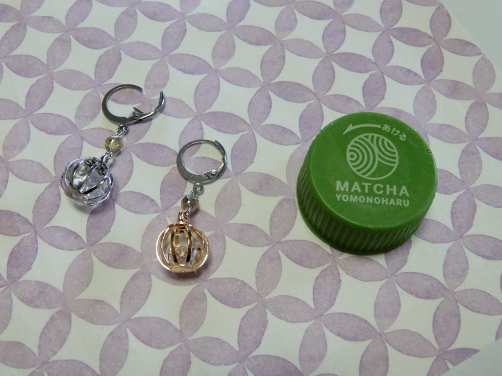 ガラスストーンチャーム 東京卍リベンジャーズ 羽宮一虎 イメージピアス イヤリング(ハンドメイド)