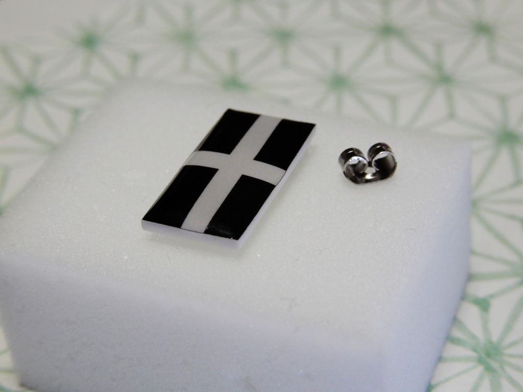 クロスプレート 東京卍リベンジャーズ 三ツ谷隆 イメージピアス(ハンドメイド)