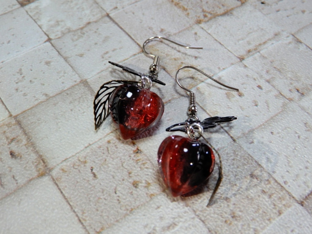 鬼灯(赤✕黒)金魚ピアス イヤリング(ハンドメイド)