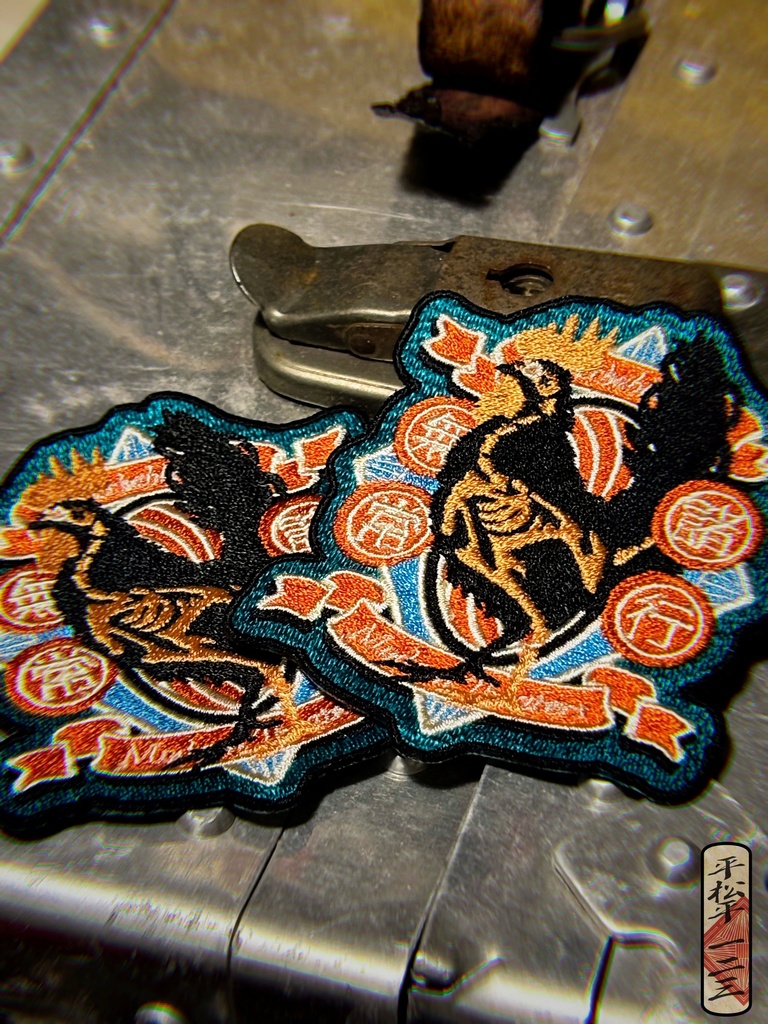 レトロラベル風刺繍ワッペン【骨ニワトリ】