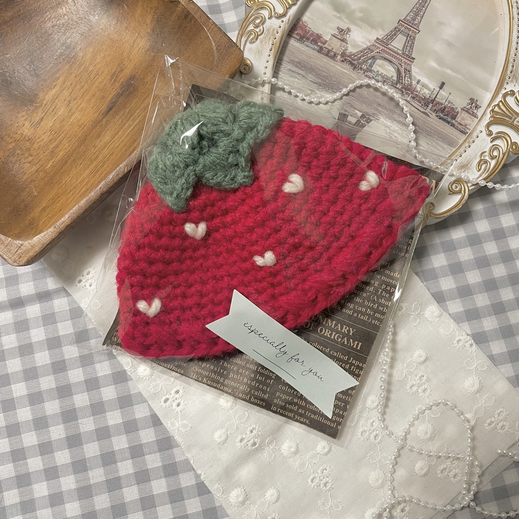 赤いちご/白い種