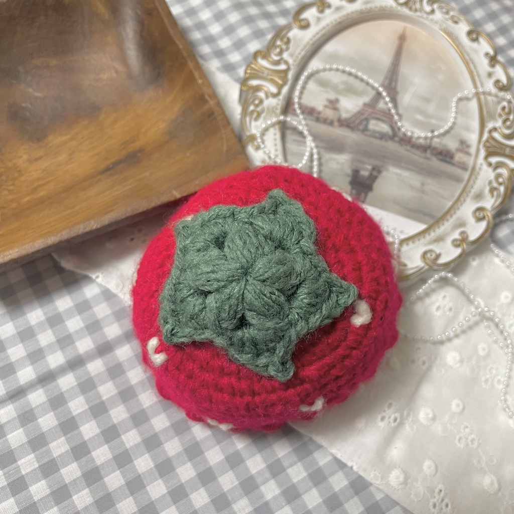 赤いちご/白い種