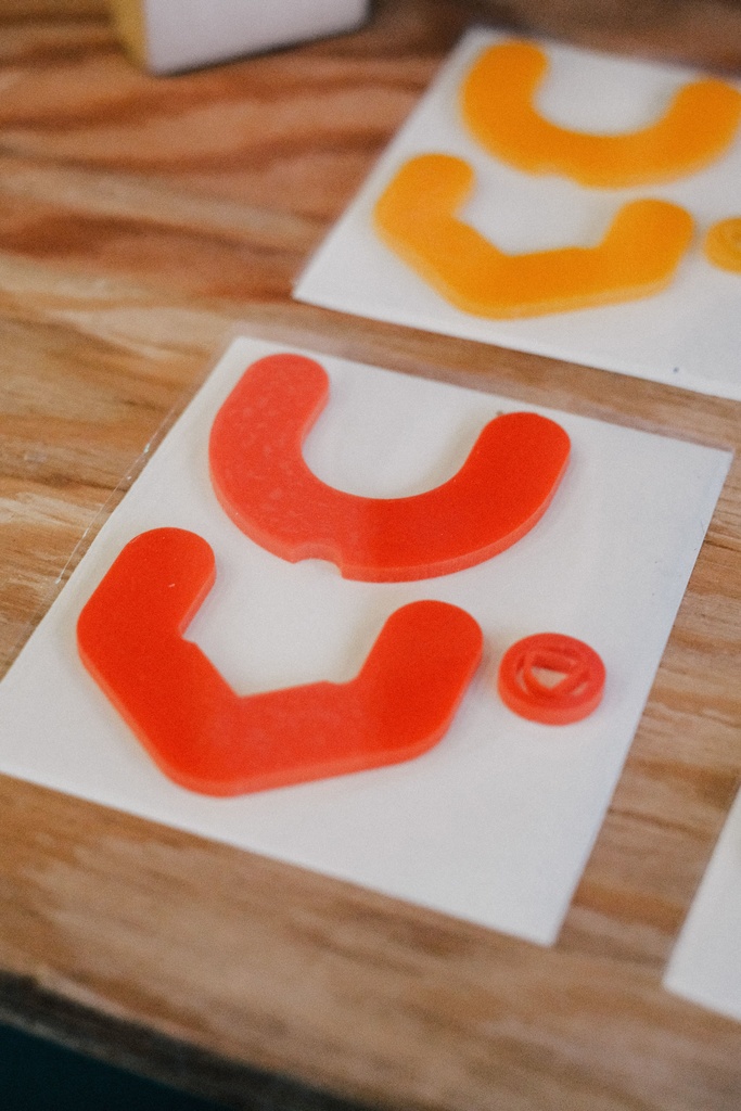 ULTRAV°アクリルステッカー