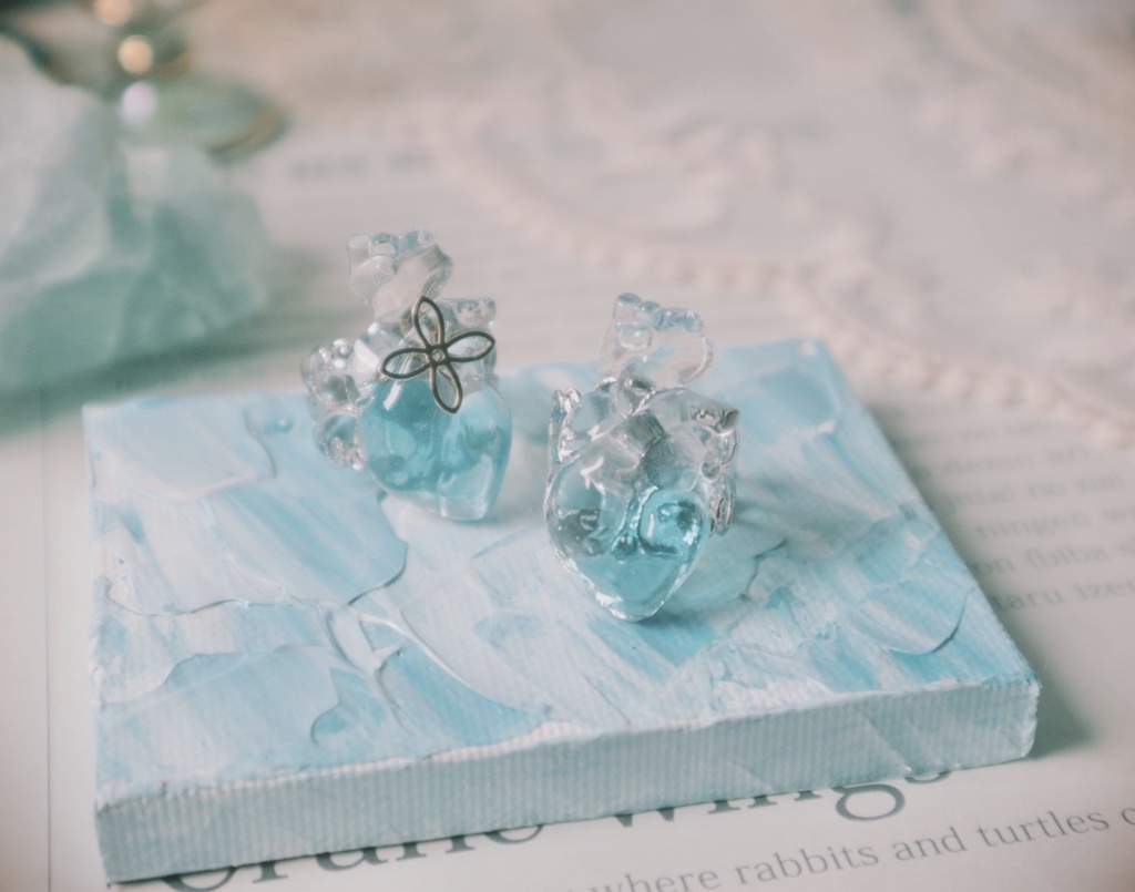 透明な心臓が泣いていた モチーフリング