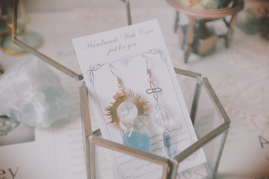 透明な心臓が泣いていた ピアス