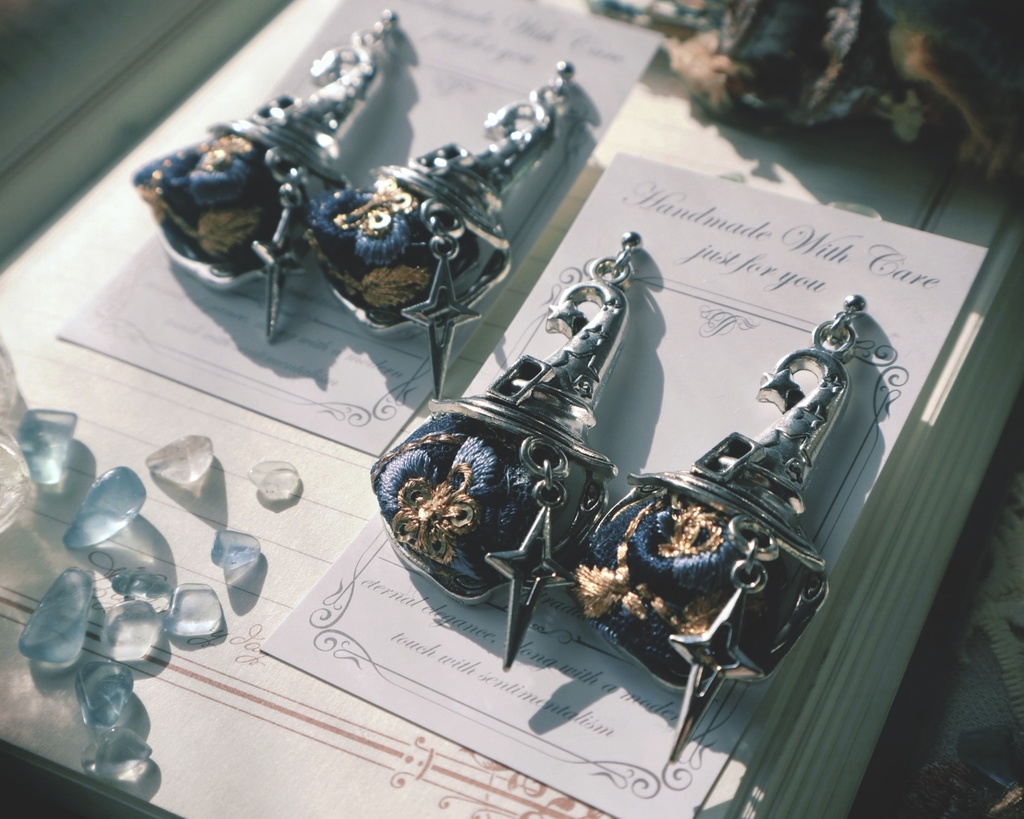 ミラン・ケストレル モチーフアクセサリー