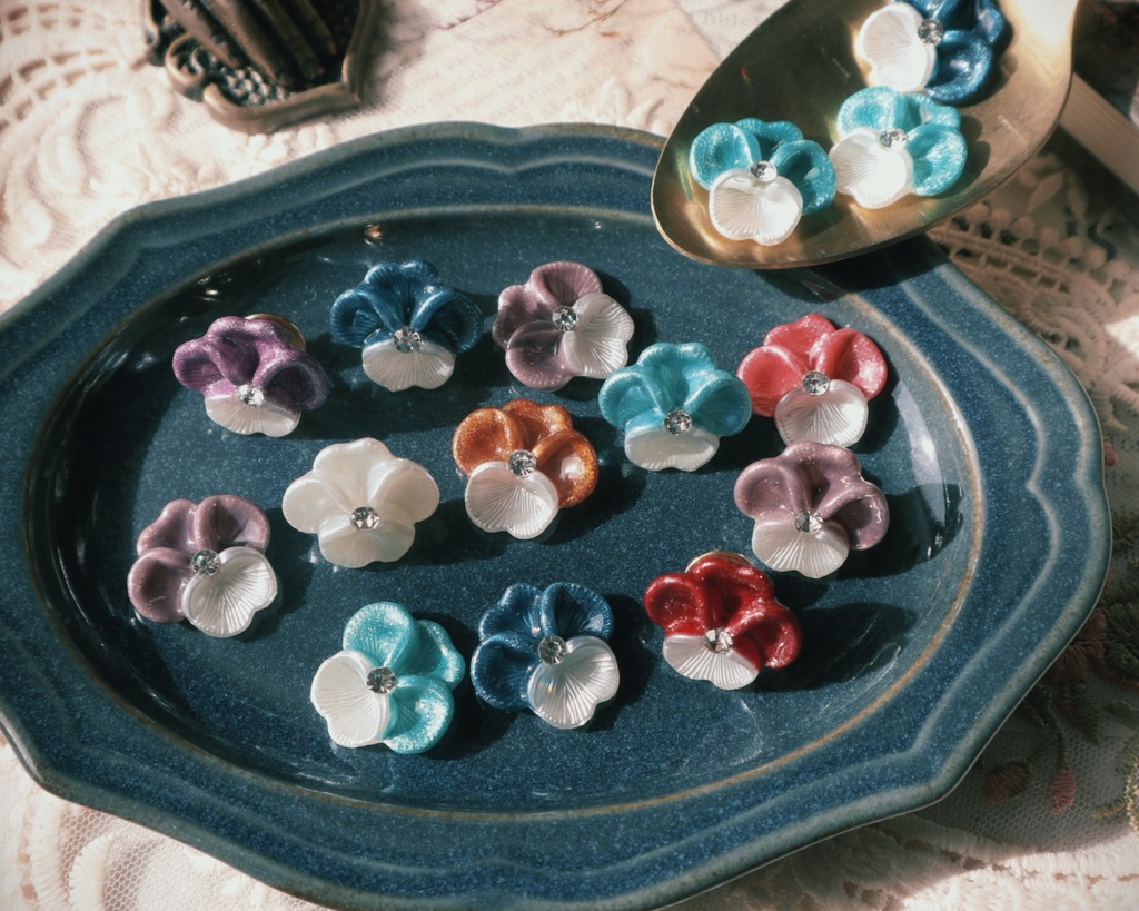 推し色お花のピンブローチ