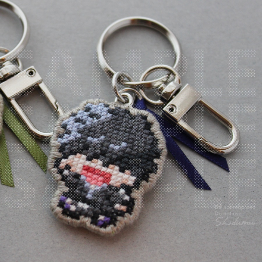 ハンドメイド刺繍キーホルダー(+ステッカー)【創作オオカミ男とのらいぬ男】