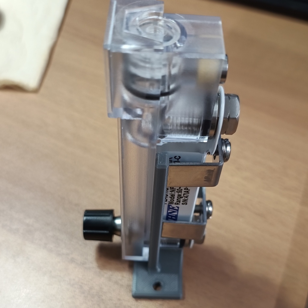 ガス流量計 自立ホルダー (テクネ計測 小型面積流量計NFM用)