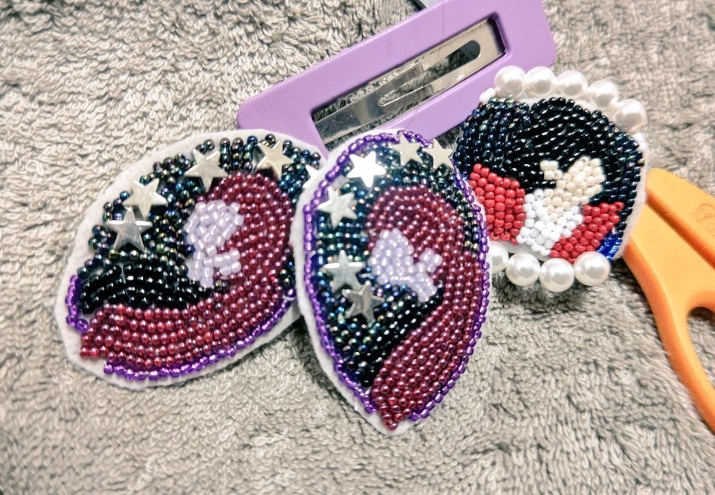 ビーズ刺繍のブローチ(ダレンシャン作品)