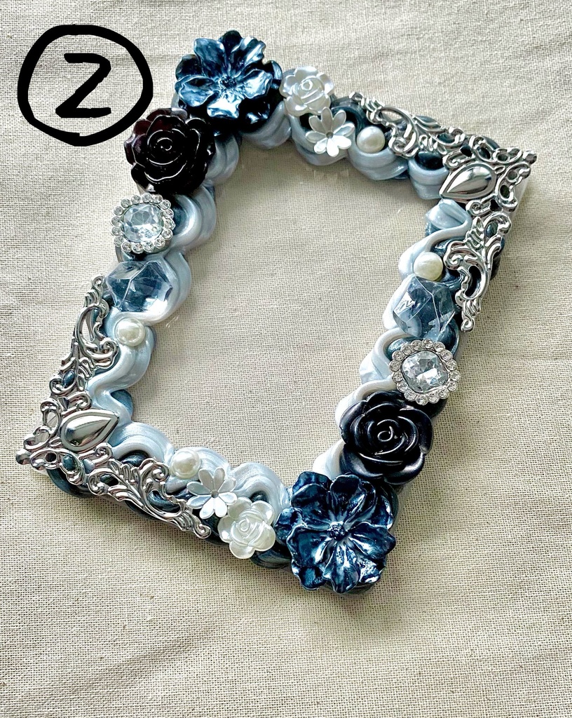 【B8サイズ・花シリーズⅠ】デコホイップ硬質カードケース