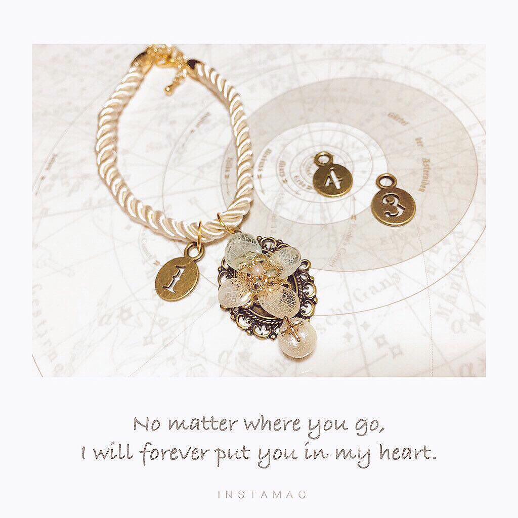 青城のミントブルー煌めくお花のバッグチャーム