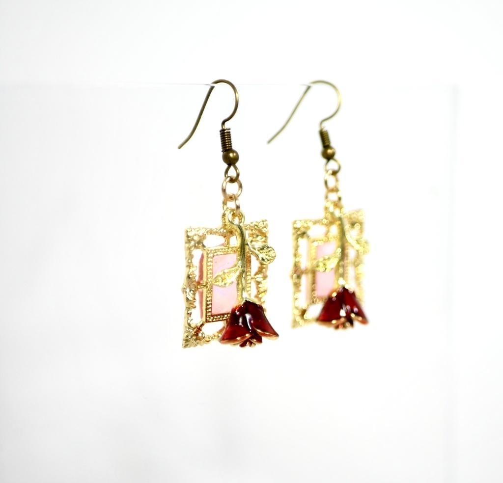 【イヤリング変更可】Ibイメージ薔薇×額縁ピアス