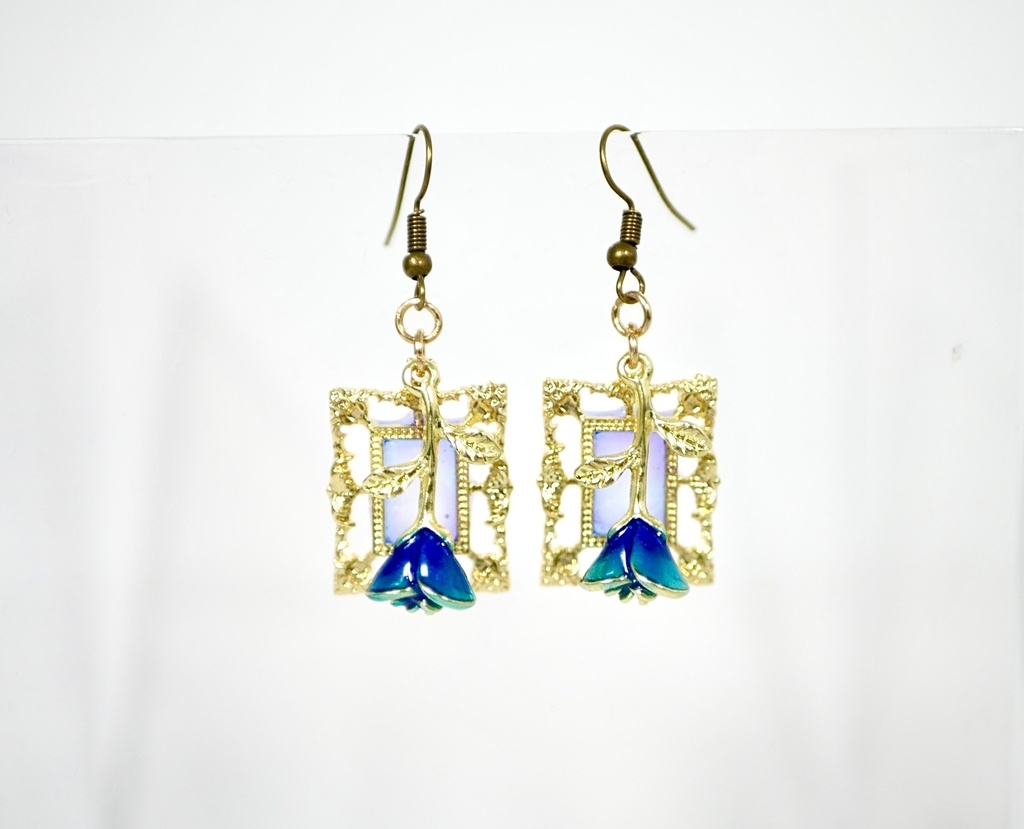 【イヤリング変更可】Ibイメージ薔薇×額縁ピアス