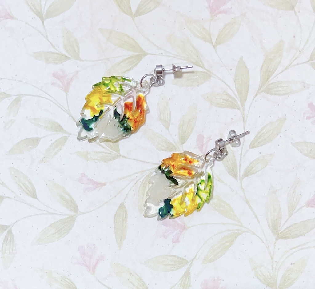 🧡🌿6色🌿💛葉っぱ型レジンピアス/イヤリング