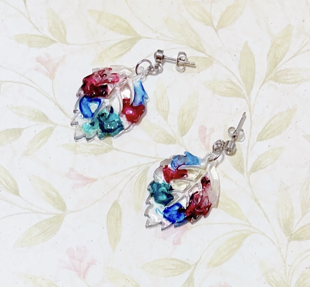 💜🌿6色🌿💙葉っぱ型レジンピアス/イヤリング