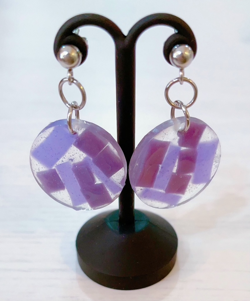 葡萄カラーのレジンピアス/イヤリング