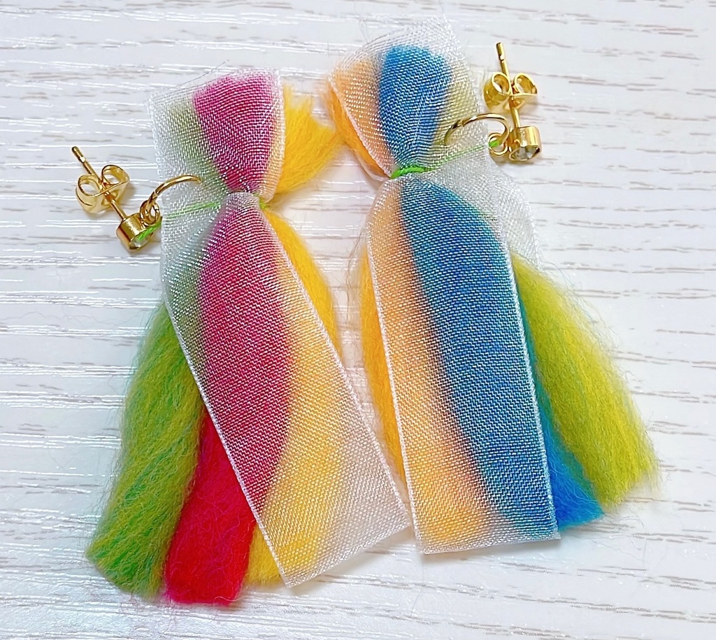 カラフルふわふわピアス/イヤリング グリーン