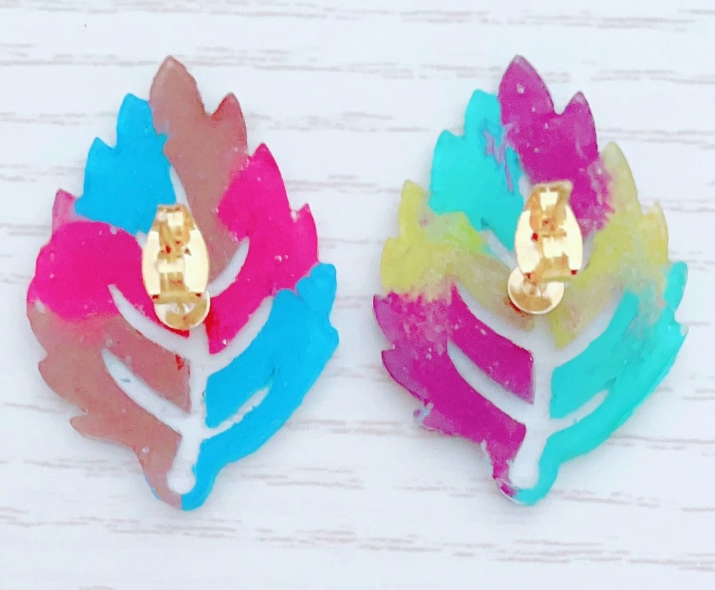 カラフル葉っぱ🌿color1💜レジンイヤリング/ピアス