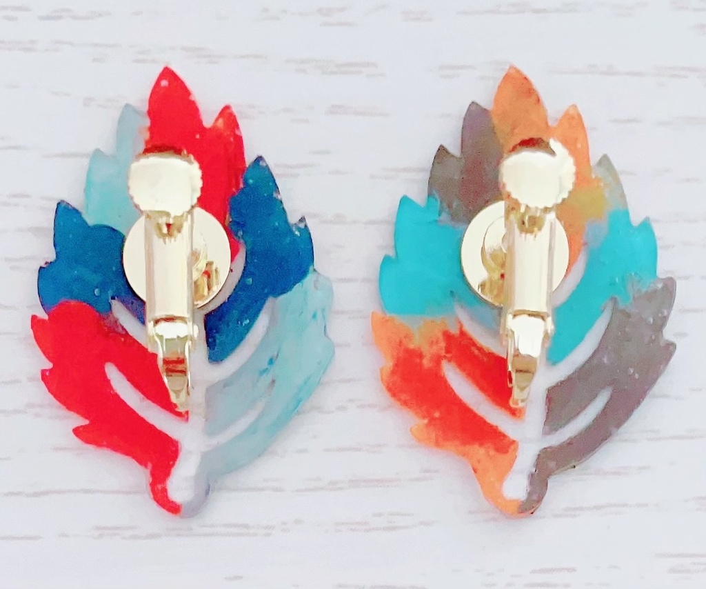 カラフル葉っぱ🌿color2🧡レジンイヤリング/ピアス