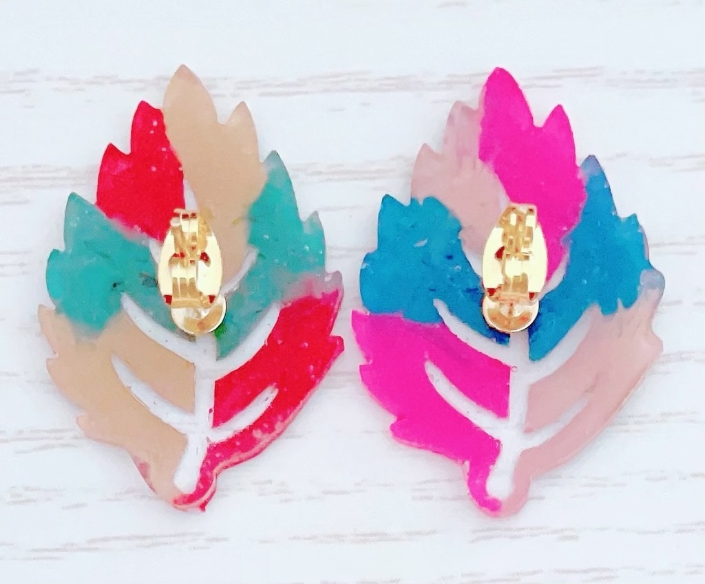 カラフル葉っぱ🌿color3❤️レジンイヤリング/ピアス