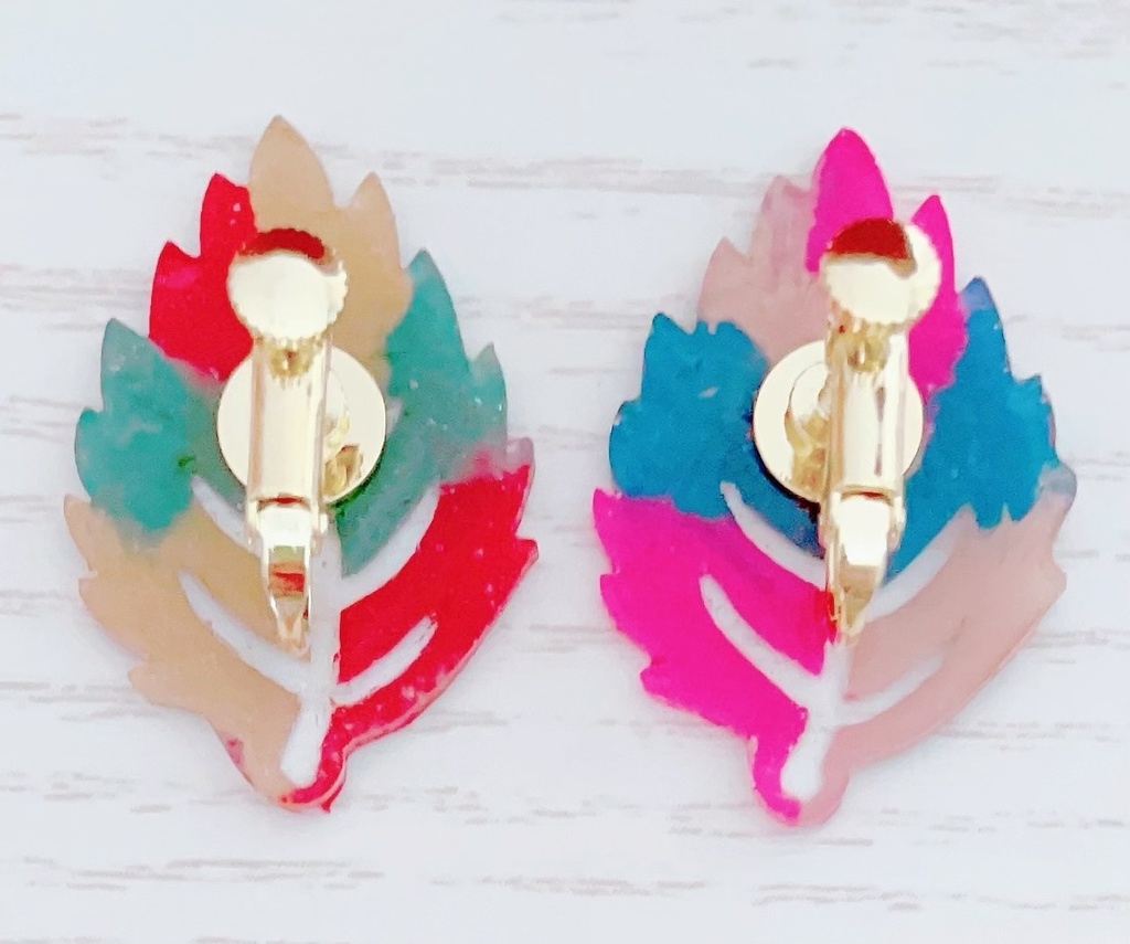 カラフル葉っぱ🌿color3❤️レジンイヤリング/ピアス