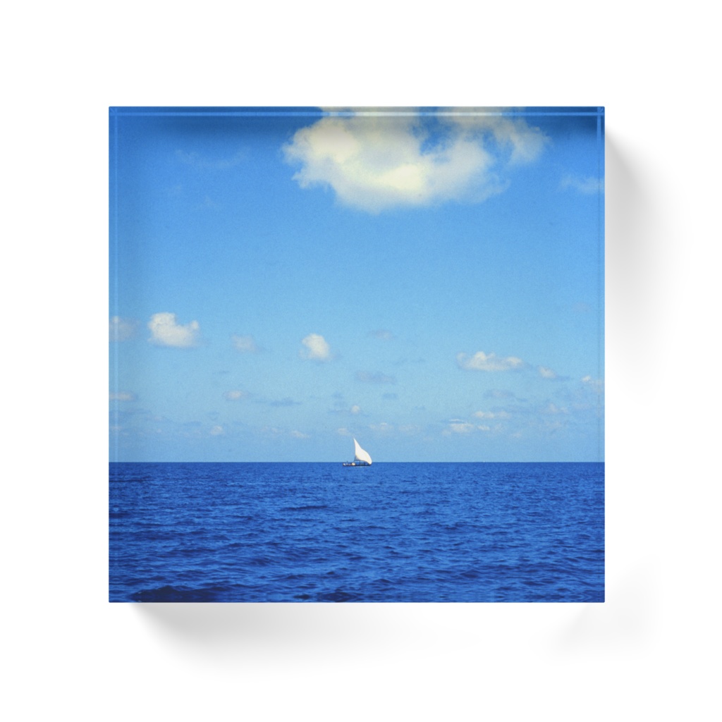 白い雲と帆掛船-054.アクリルブロック