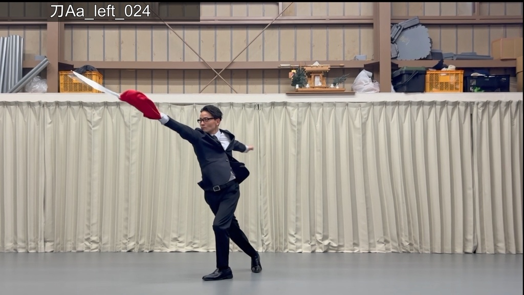 スーツアクション動画・写真資料【 刀 】動作A_衣装a・ジャケット有(ボタンとじ)